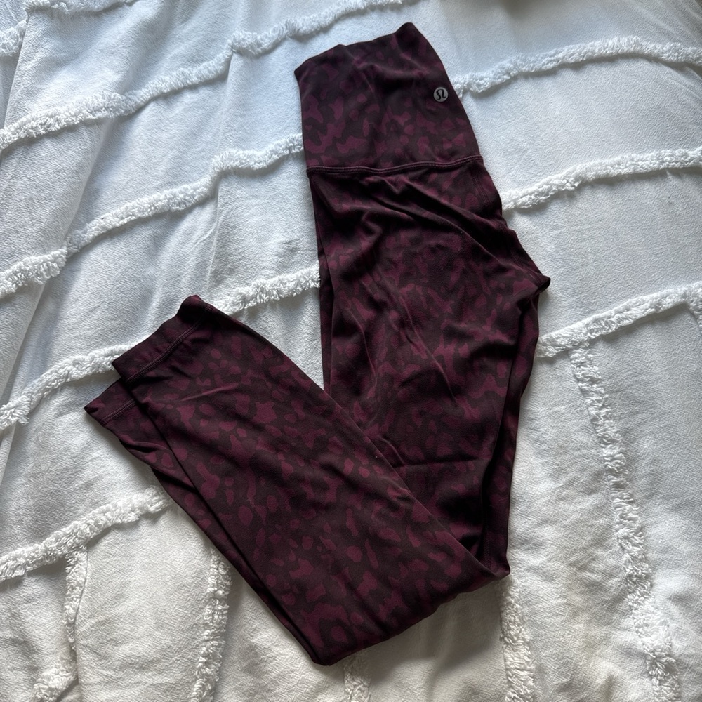 Maroon size 4 lululemon Patterned Leggings